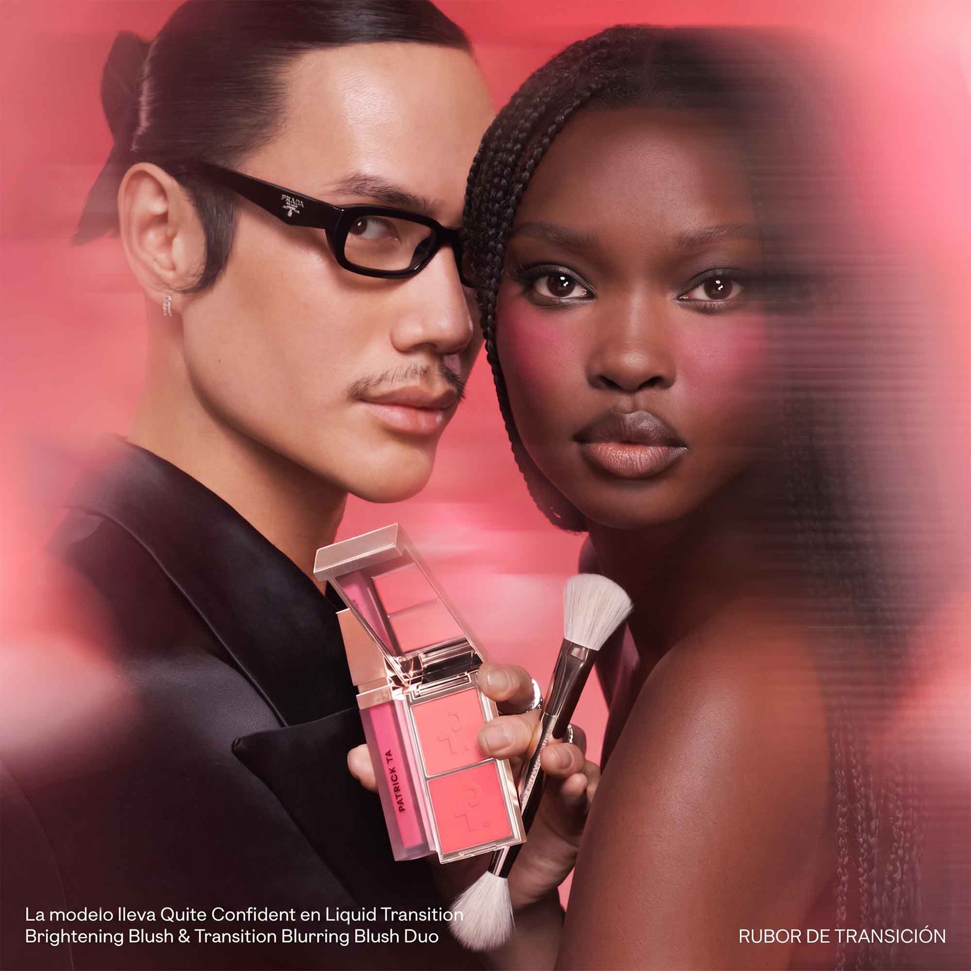 DUAL-ENDED TRANSITION BLUSH BRUSH (BROCHA DOBLE PUNTA)